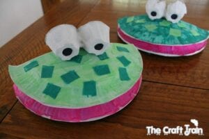paper plate frog puppets